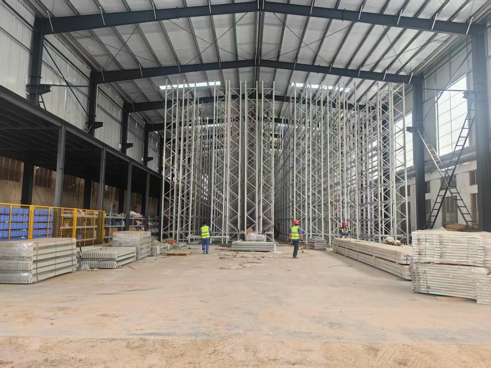 公司半成品倉庫進(jìn)行智能化立體倉儲(chǔ)改造